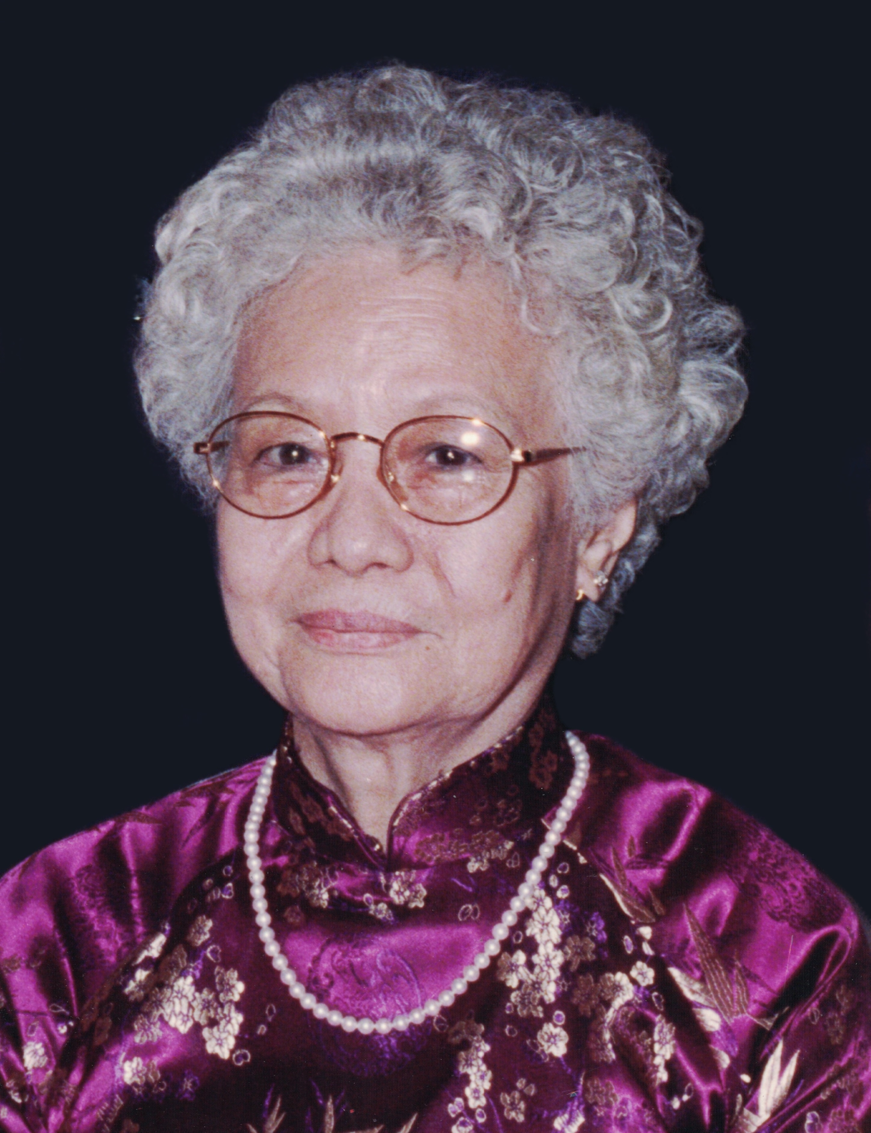 Huyen Ton Nu Le Tiep CONG